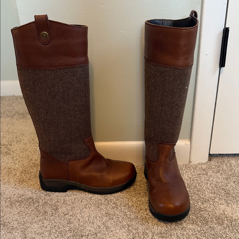 Elegant Brown Knee-High Winter Boots